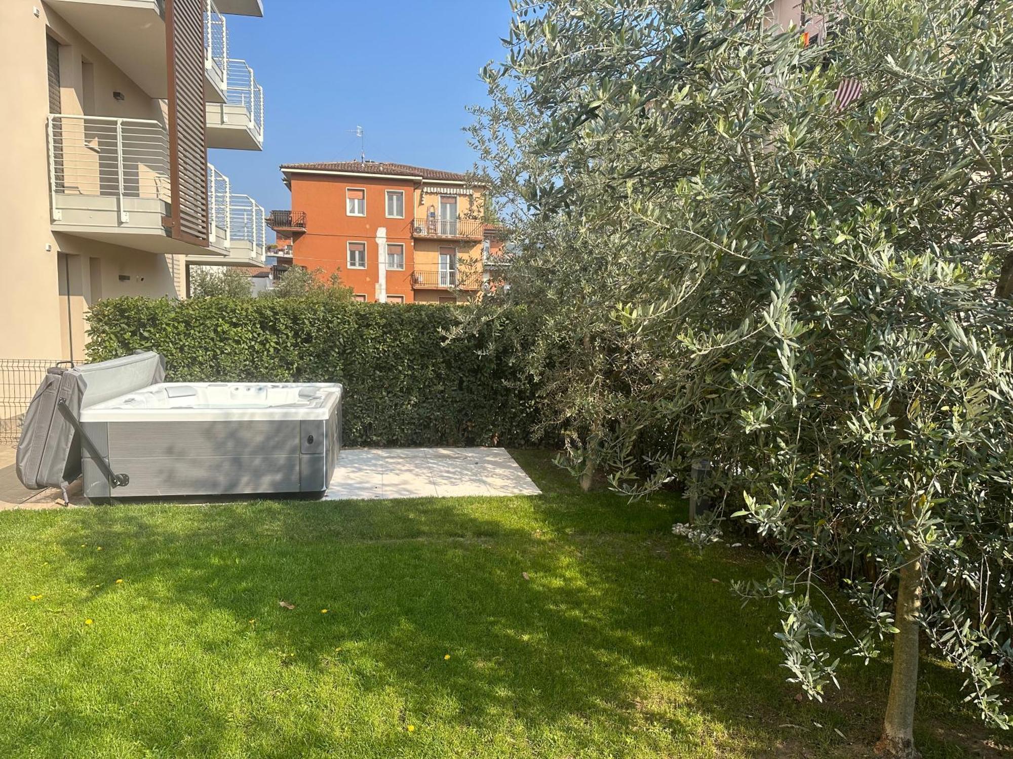 Lifestyle Apartments Dante Бардоліно Екстер'єр фото